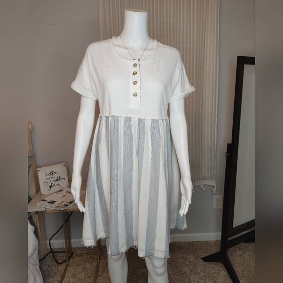 UO MARGO MIXED HENLEY T-SHIRT DRESS IN WHITE, XS - Picture 4 of 14